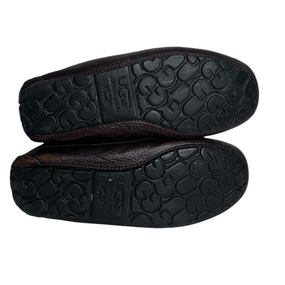 UGG Sheepskin-Lined Moccasin Slippers Mens Size 8 Dark Brown Indoor Outdoor Sole
